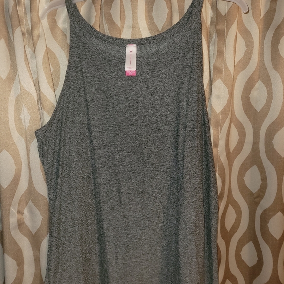 Top - Picture 2 of 3